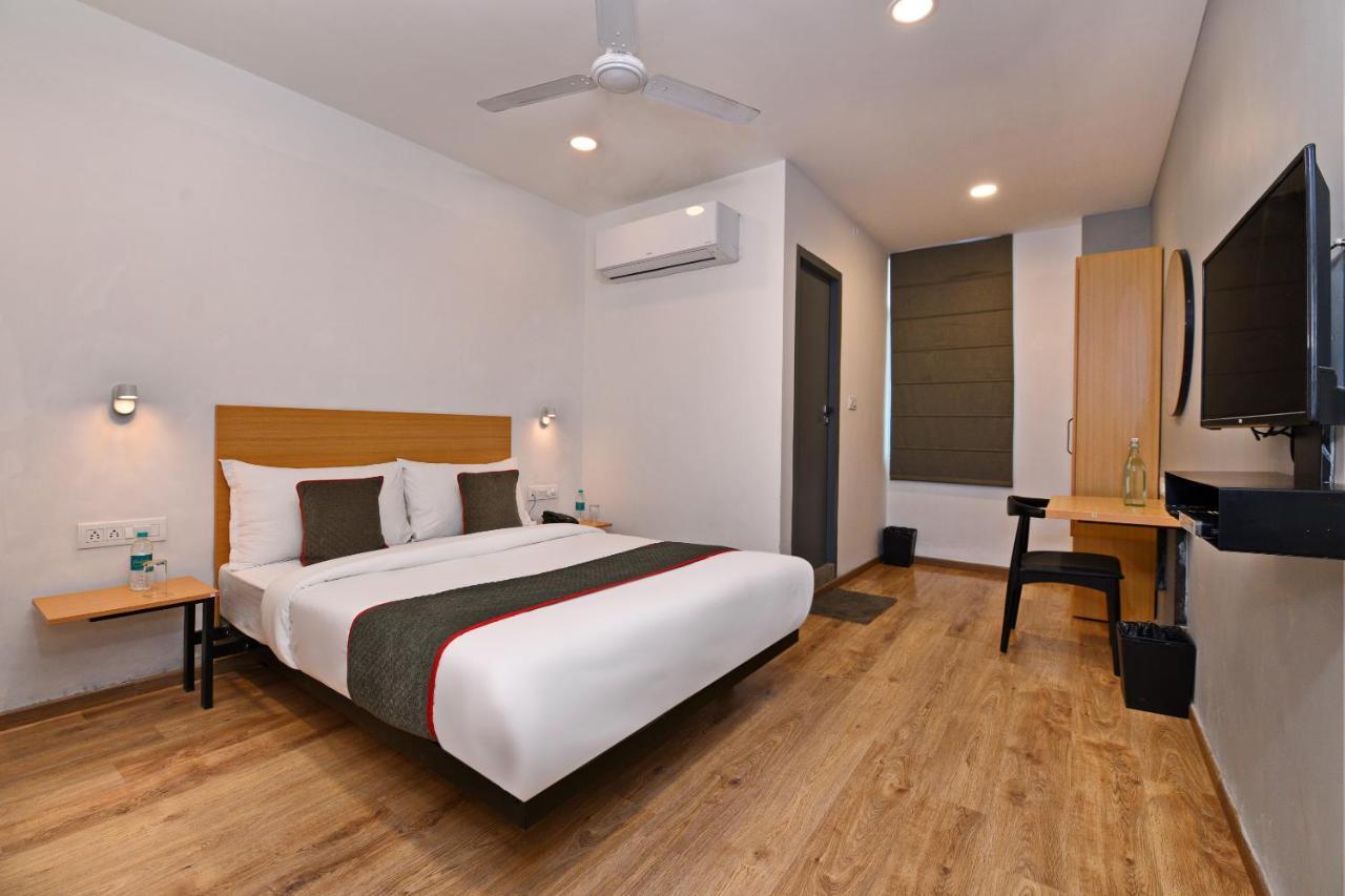 Townhouse Function Inn Near Chaudhary Charan Singh International Airport Лакхнау Экстерьер фото