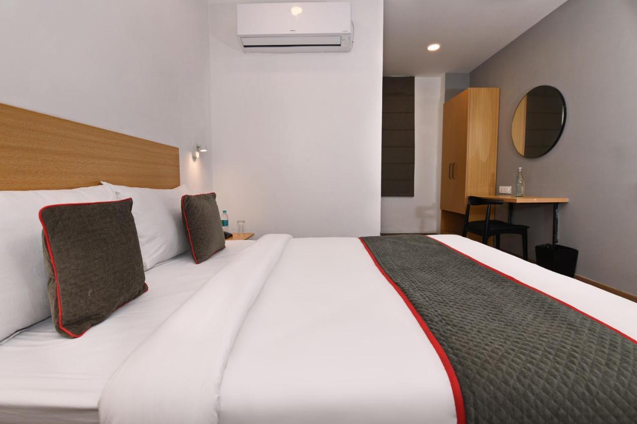 Townhouse Function Inn Near Chaudhary Charan Singh International Airport Лакхнау Экстерьер фото
