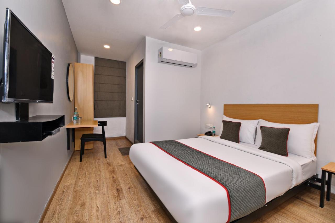 Townhouse Function Inn Near Chaudhary Charan Singh International Airport Лакхнау Экстерьер фото