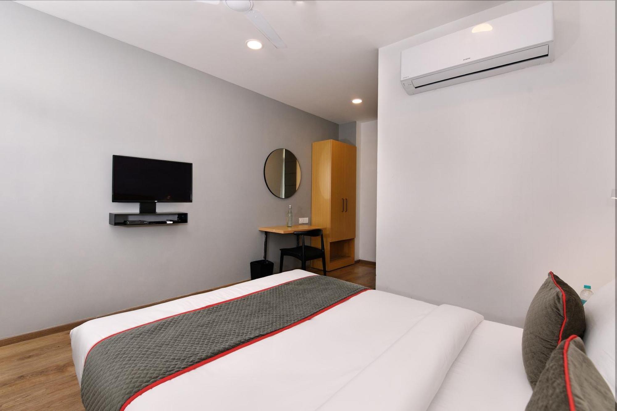 Townhouse Function Inn Near Chaudhary Charan Singh International Airport Лакхнау Экстерьер фото