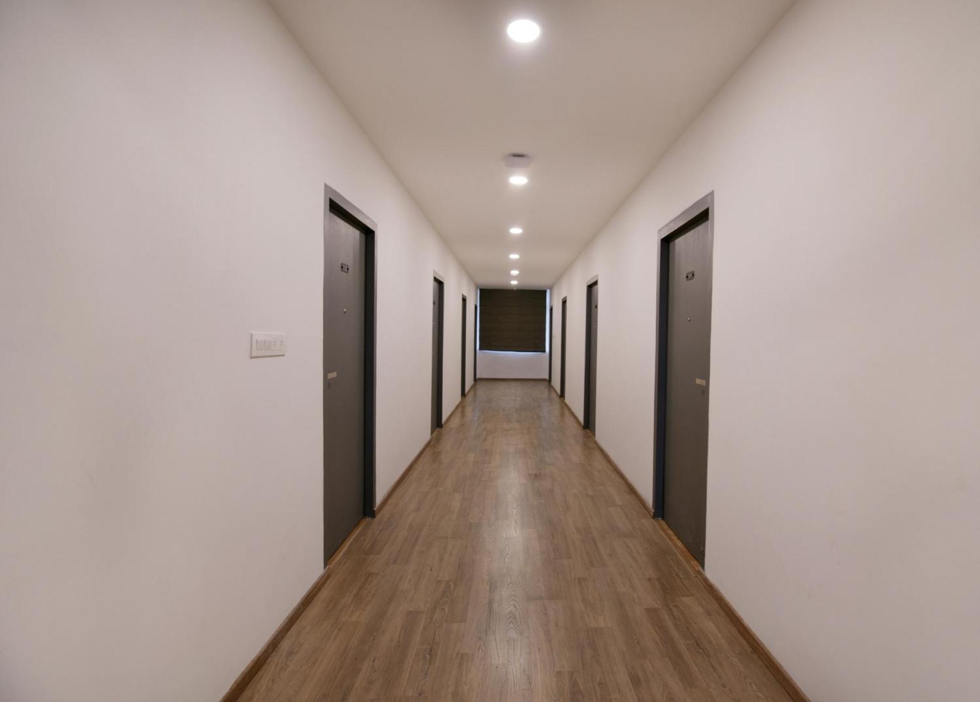 Townhouse Function Inn Near Chaudhary Charan Singh International Airport Лакхнау Экстерьер фото