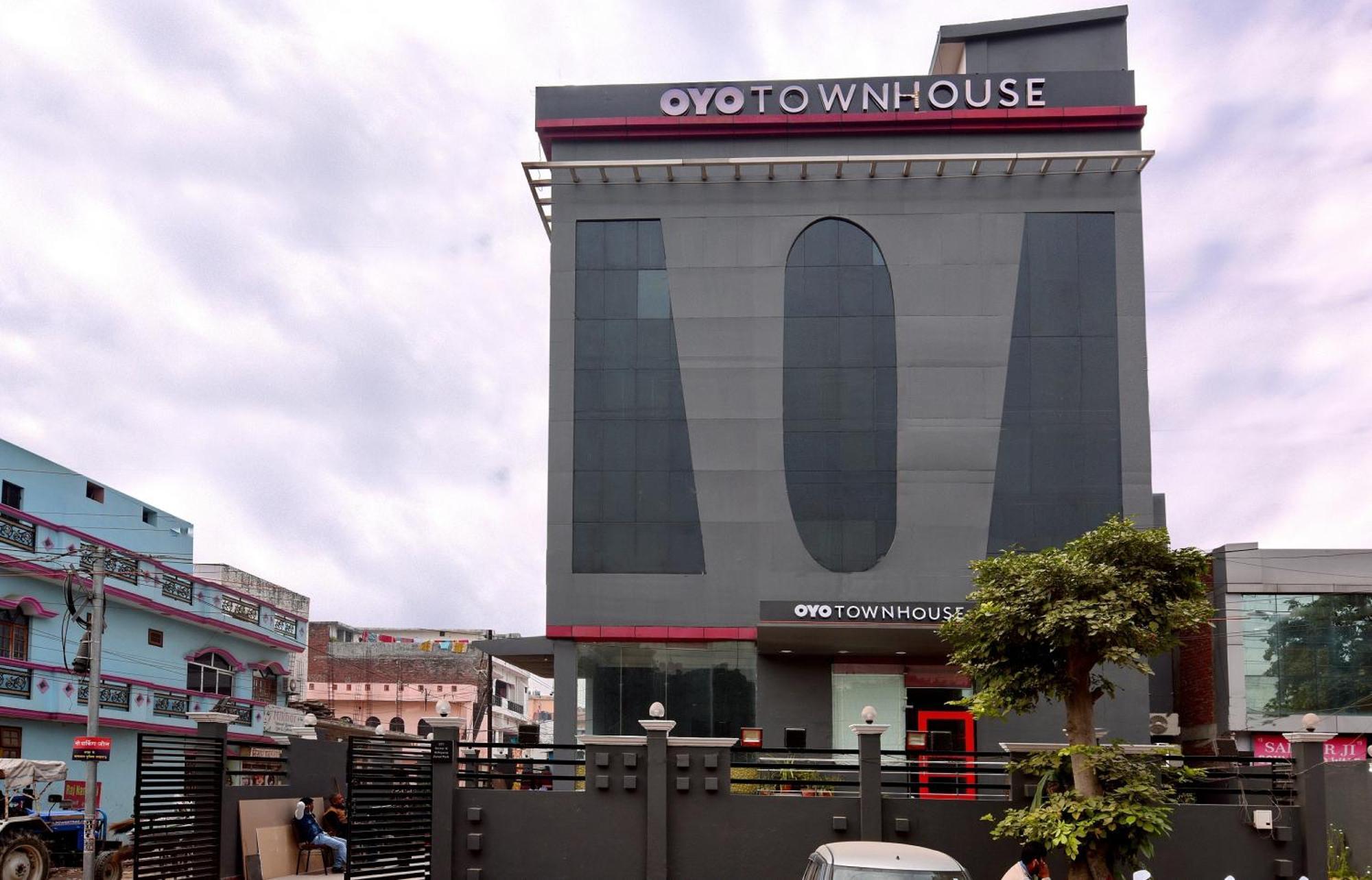 Townhouse Function Inn Near Chaudhary Charan Singh International Airport Лакхнау Экстерьер фото