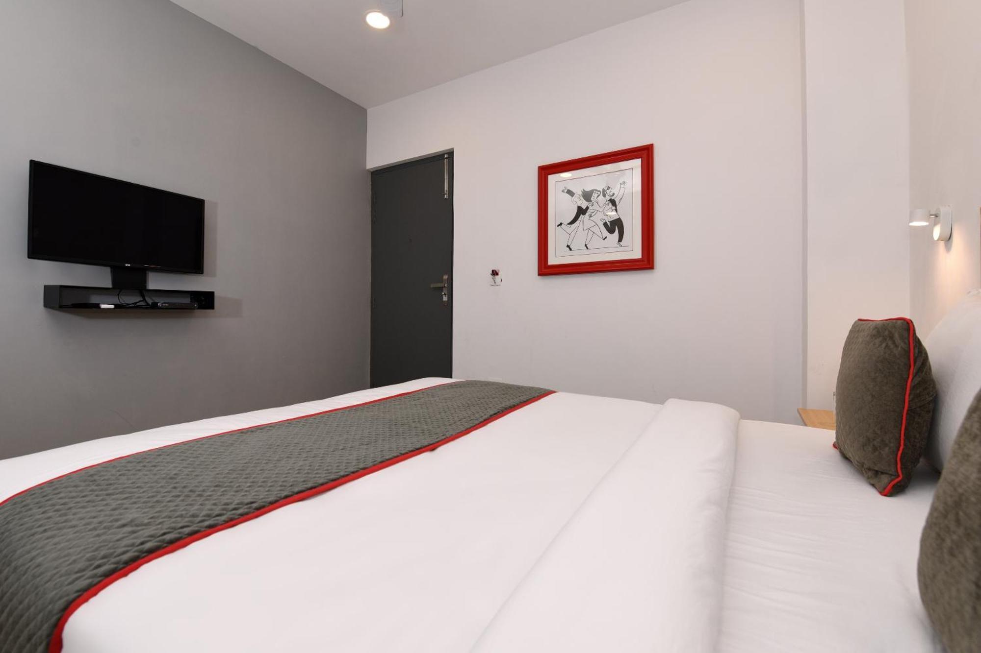Townhouse Function Inn Near Chaudhary Charan Singh International Airport Лакхнау Экстерьер фото