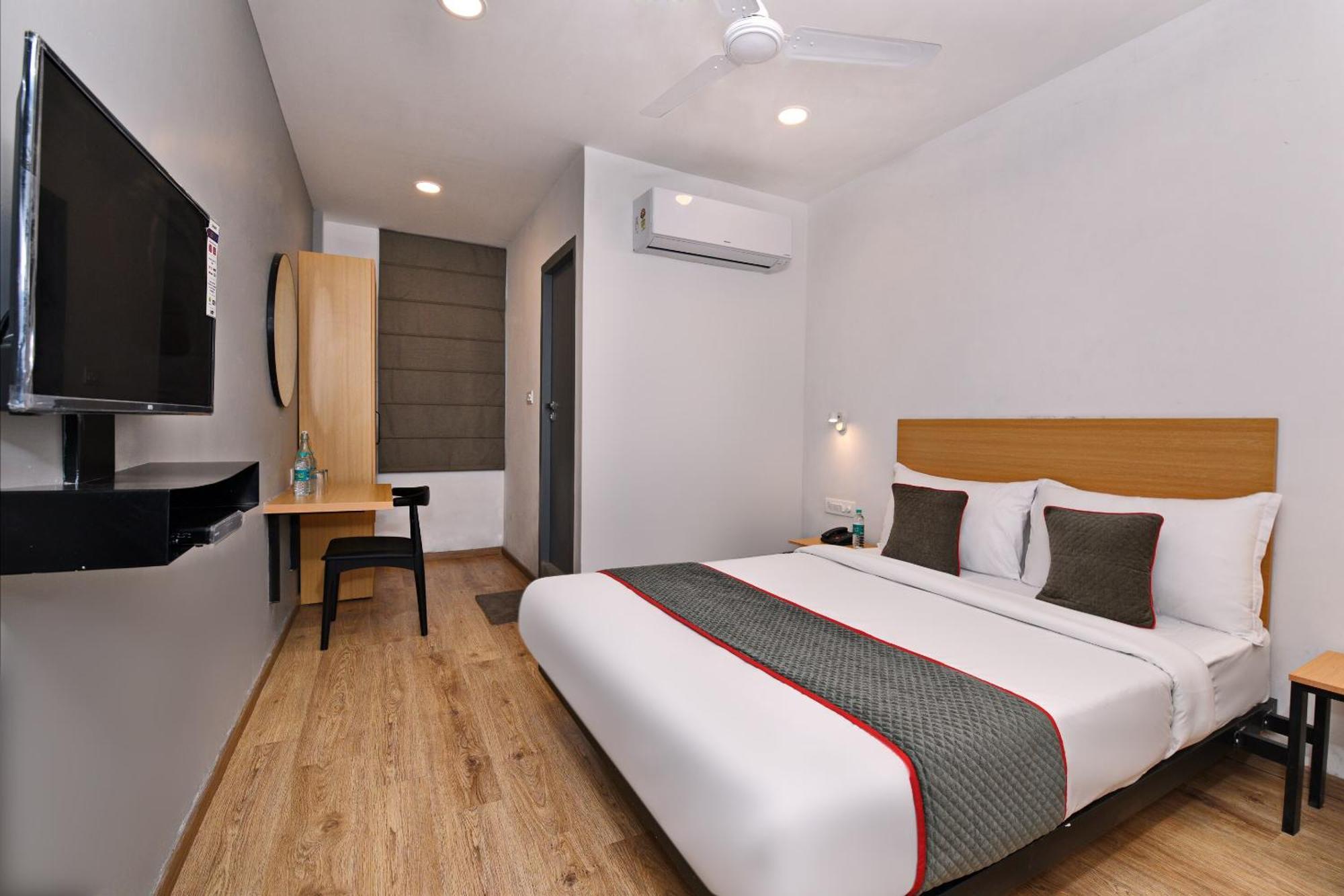 Townhouse Function Inn Near Chaudhary Charan Singh International Airport Лакхнау Экстерьер фото