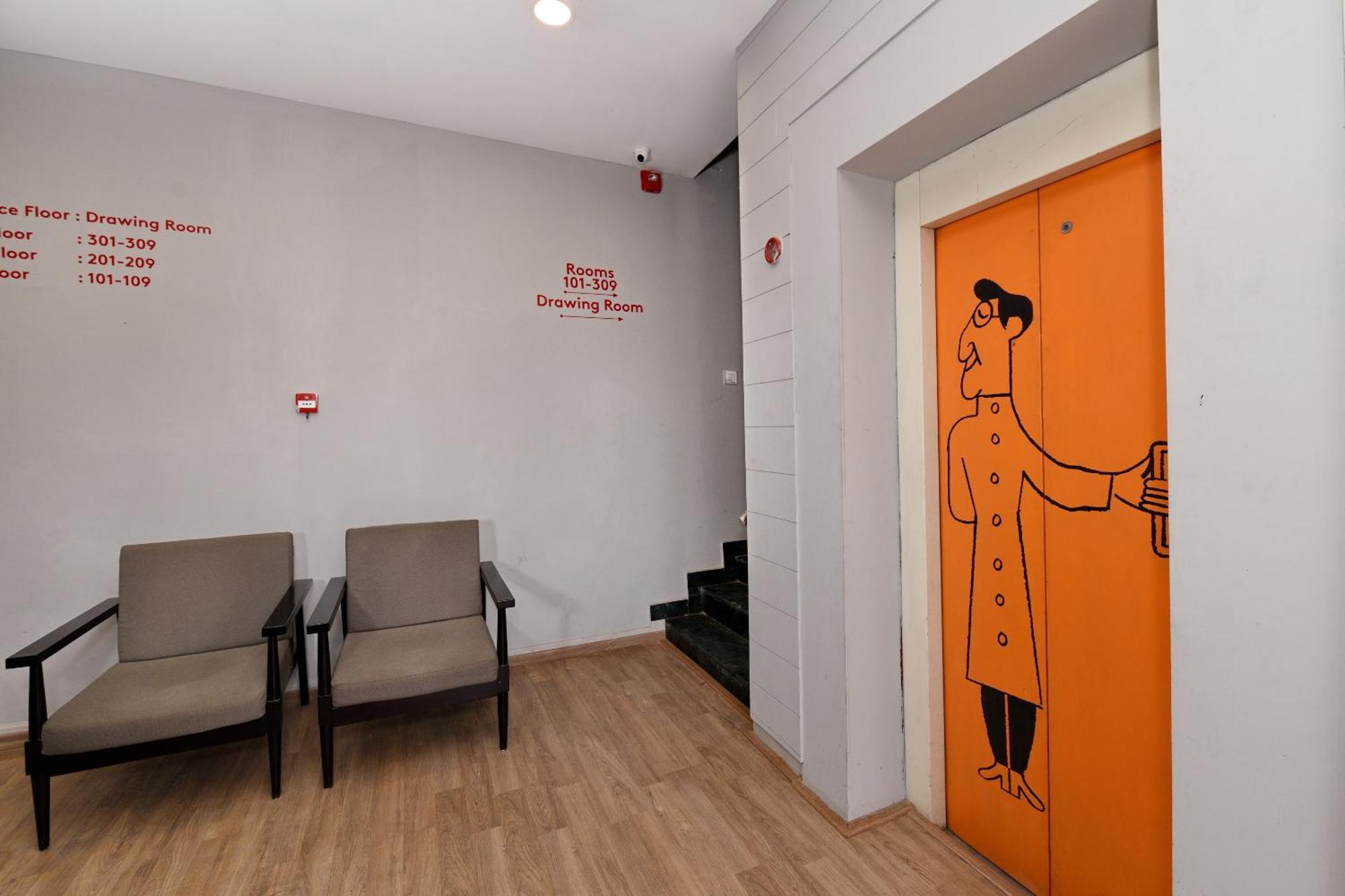Townhouse Function Inn Near Chaudhary Charan Singh International Airport Лакхнау Экстерьер фото