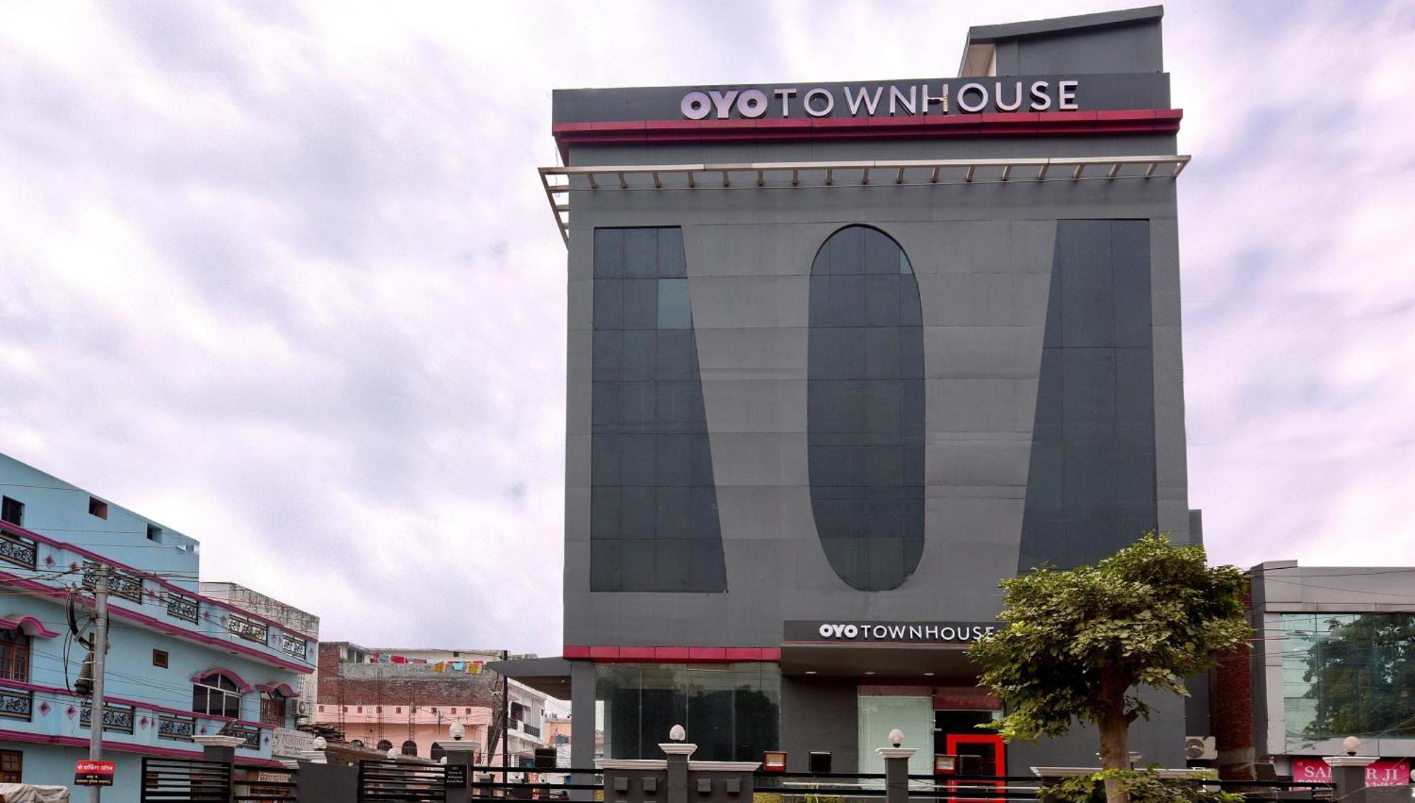 Townhouse Function Inn Near Chaudhary Charan Singh International Airport Лакхнау Экстерьер фото